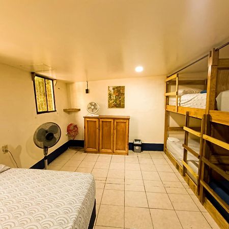 Hostal El Rio Леон Экстерьер фото