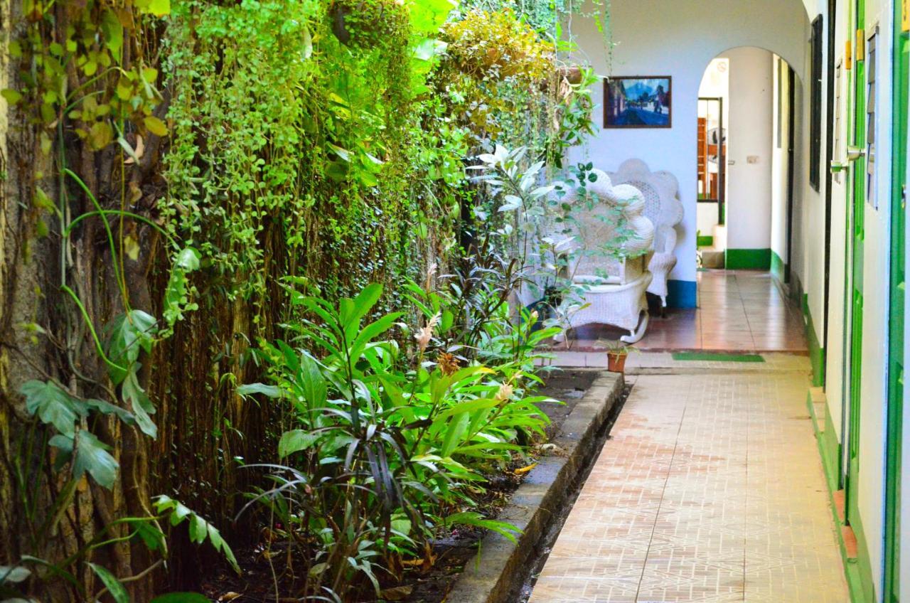 Hostal El Rio Леон Экстерьер фото
