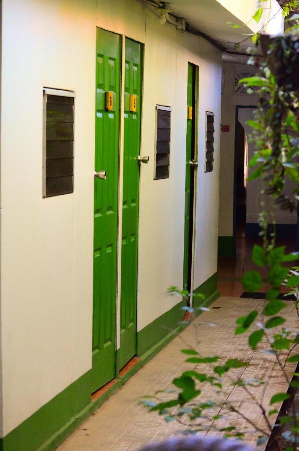 Hostal El Rio Леон Экстерьер фото