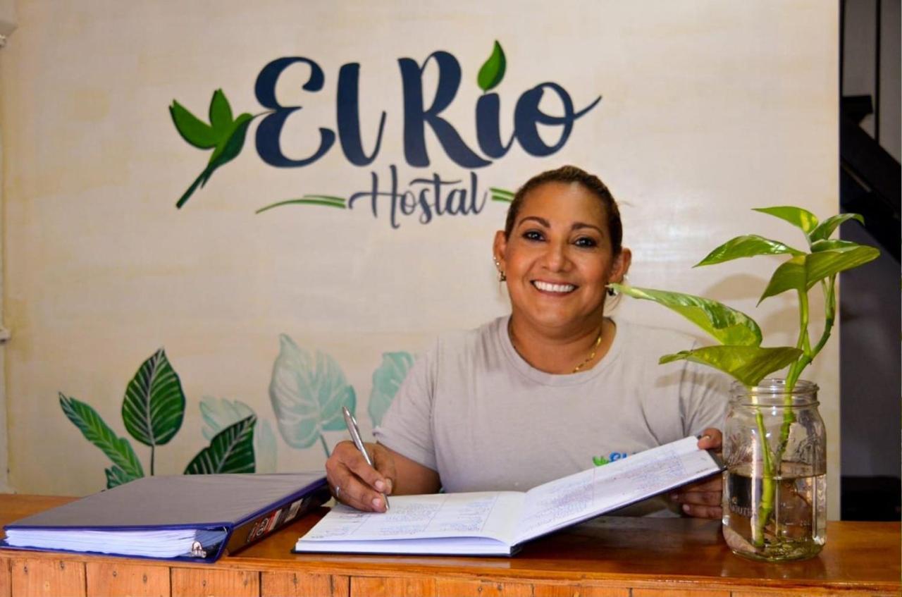 Hostal El Rio Леон Экстерьер фото