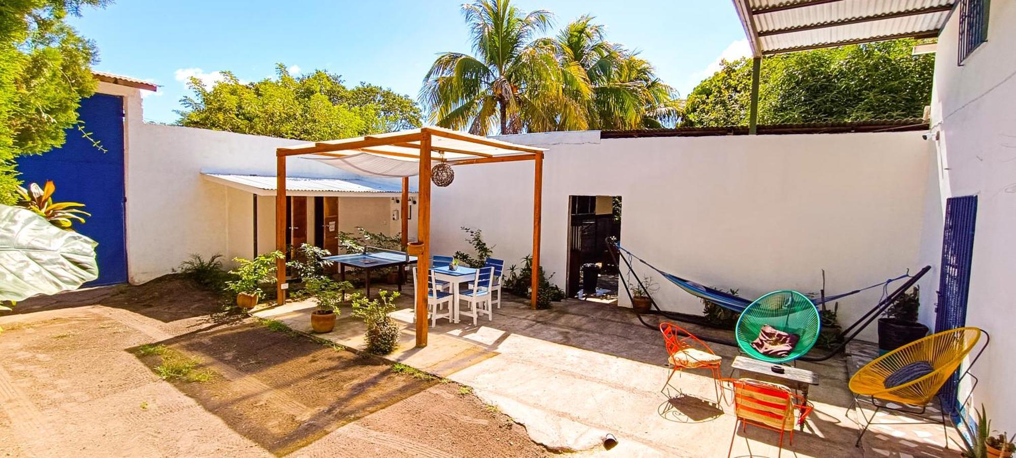 Hostal El Rio Леон Экстерьер фото