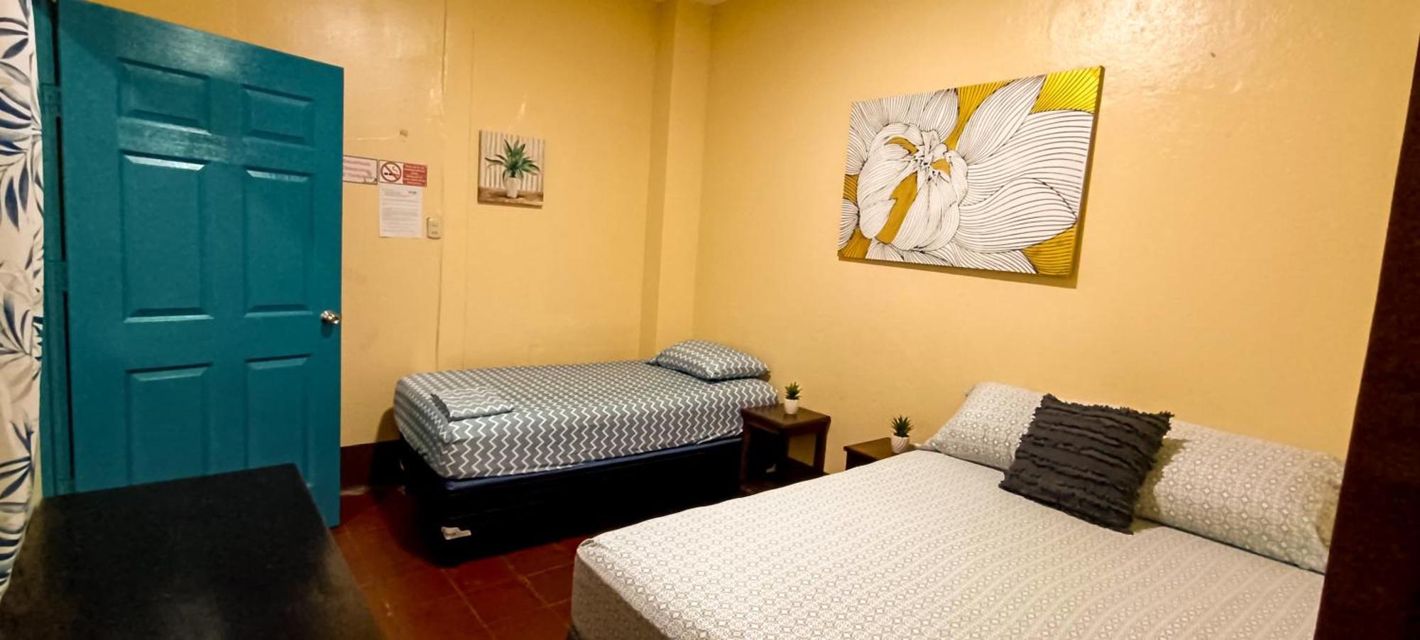 Hostal El Rio Леон Экстерьер фото