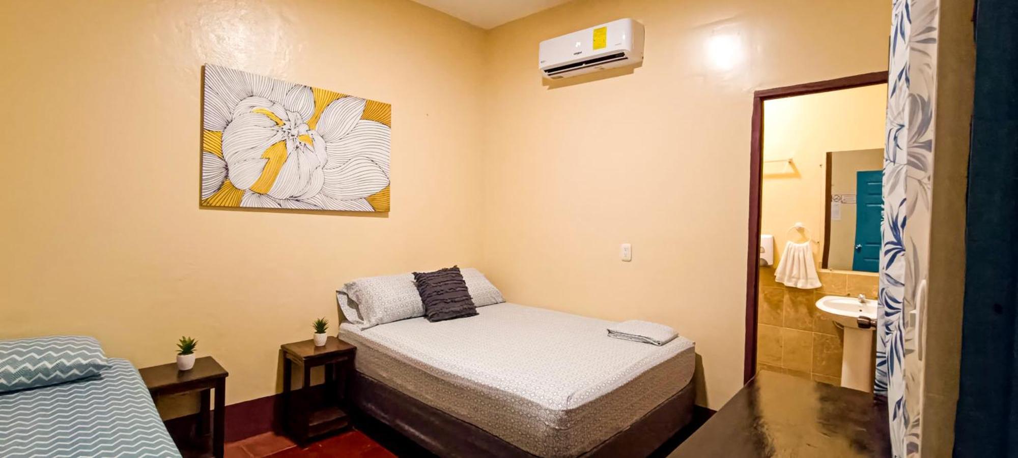 Hostal El Rio Леон Экстерьер фото
