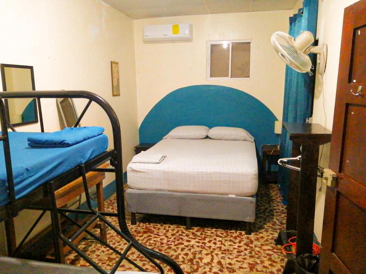 Hostal El Rio Леон Экстерьер фото