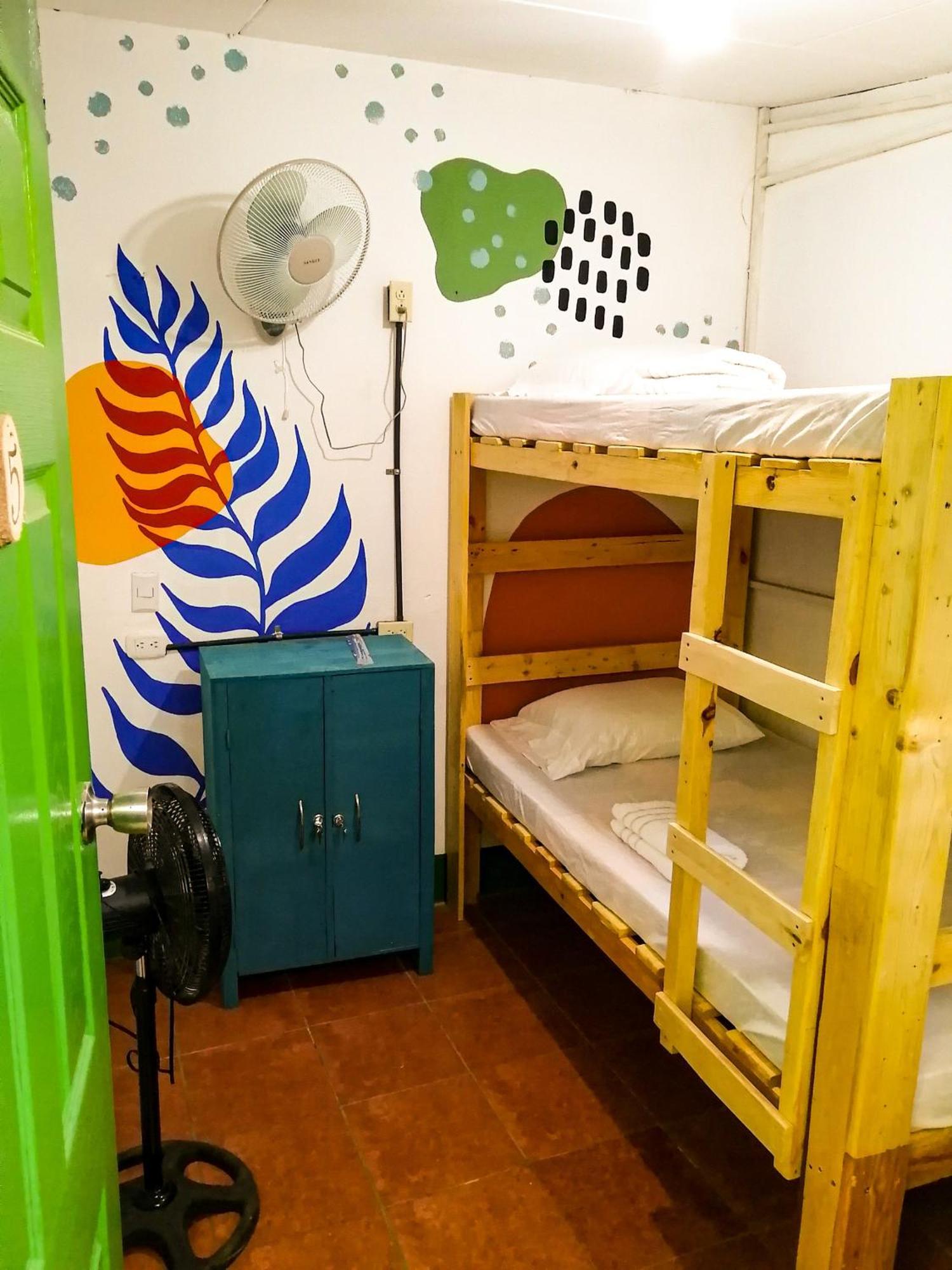 Hostal El Rio Леон Экстерьер фото