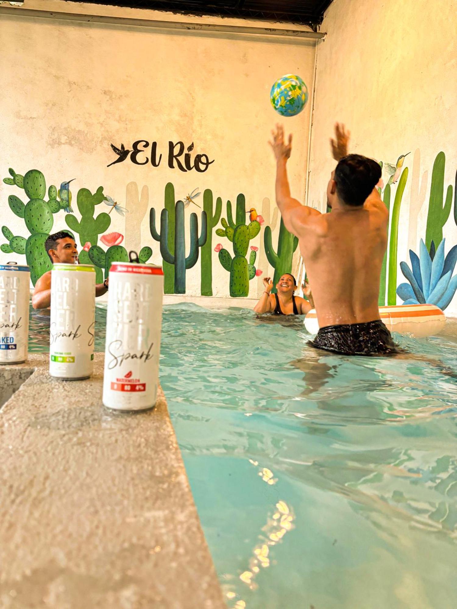 Hostal El Rio Леон Экстерьер фото